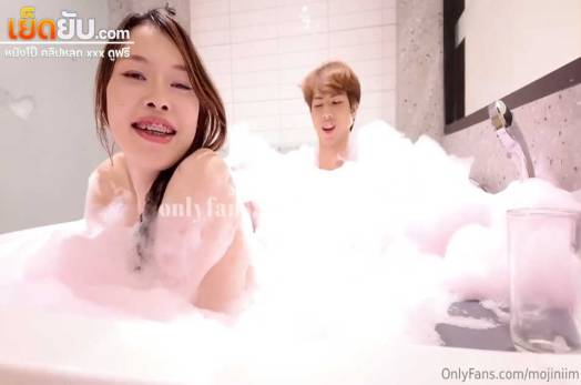 หลุดงานน้องนุ่มนิ่มเย็ดในอ่างแตกในคาหี mojiniim Onlyfans แล้วชวนผัวลงมาอาบด้วยจับกระดอชักจนเสียวก่อนโดนจับซอยหีรัวๆจนน้ำแตกใน