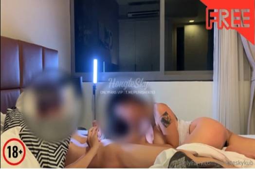 คลิปหลุดน้องฮ่องเต้ hongteskykub น้องกระต่ายกลับมาซ้ำสงสัยติดใจกระดอใหญ่ ของน้องเลยชวนเที่ยวชายหาดแล้วกลับไปจัดบนคอนโด XXX คาชุดนอนสีขาวยั่วเย็ดนมใหญ่ก่อนขึ้นโยกควยกระแทกไม่ยั้งร้องครางลั่นเสียงหลง